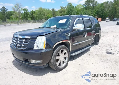 2010 Cadillac Escalade Luxury z USA, uszkodzony, nr VIN 1GYUCBEF6AR266325